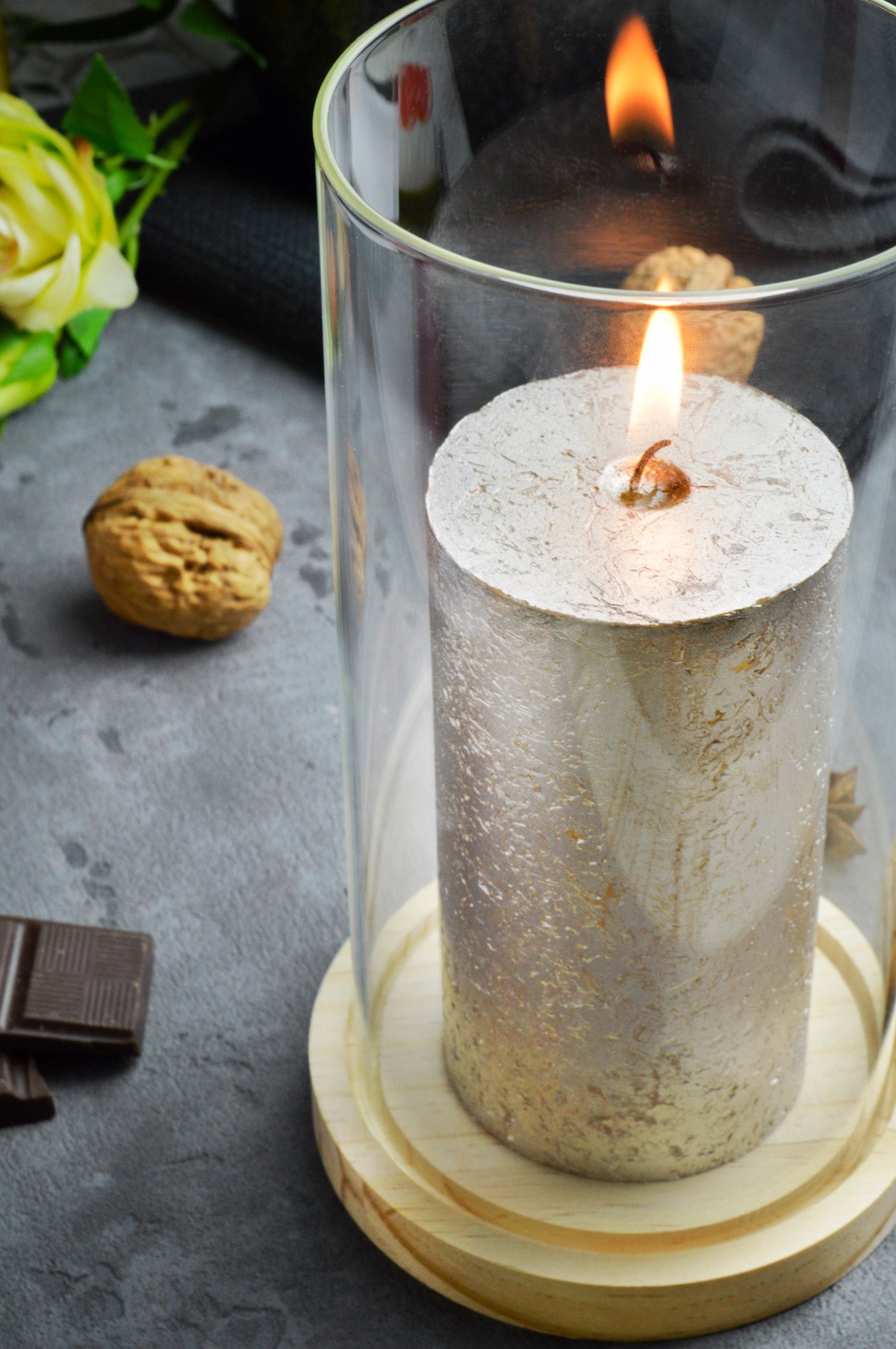 2er Set Windlicht aus Glas mit Holzteller für Stumpenkerzen